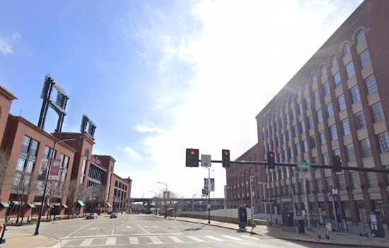 St. Louis Bakes in Near-Record Heat as South Winds Whip Through
