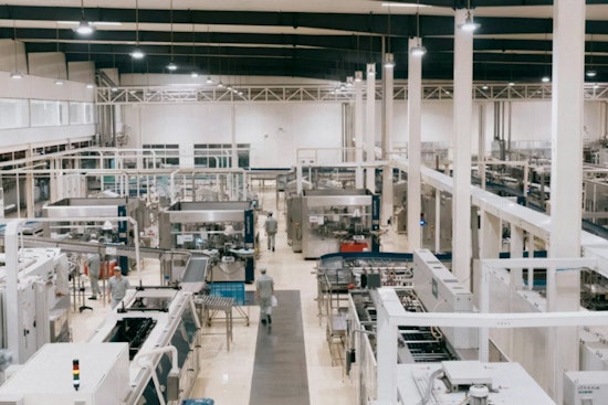 St. Louis Factories Fire Up While Shoppers Hit the Brakes