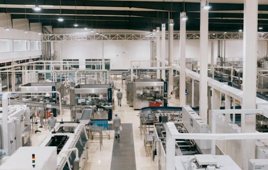 St. Louis Factories Fire Up While Shoppers Hit the Brakes