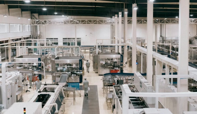 St. Louis Factories Fire Up While Shoppers Hit the Brakes