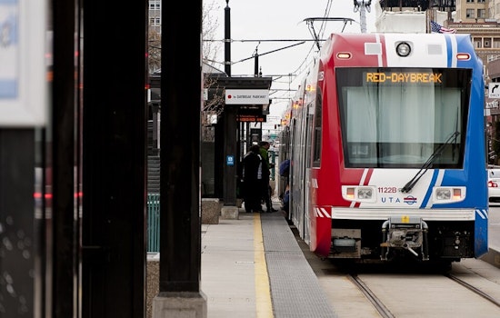 Stalled TRAX Train Snarls Downtown, Riders Shunted To Bus Bridge