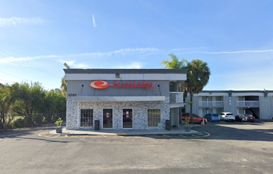 Starbucks Drive-Thru Brews on North Dale Mabry Near Ray Jay