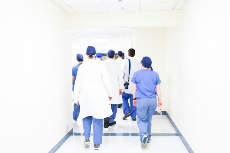 Staten Island Hospital Showdown: Nurses Threaten To Walk Over Pay And Staffing