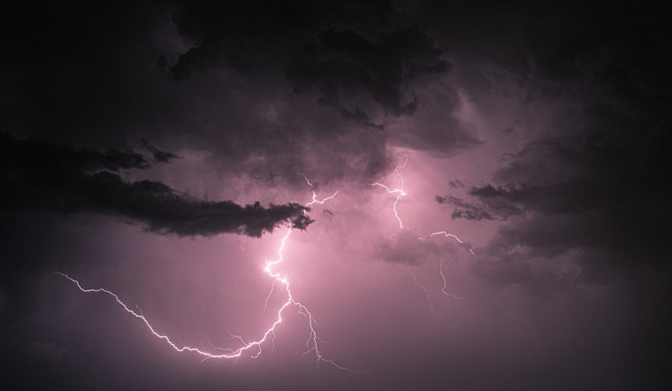 Strong Thunderstorms and 50 mph Gusts Expected on Hawaiʻi Island