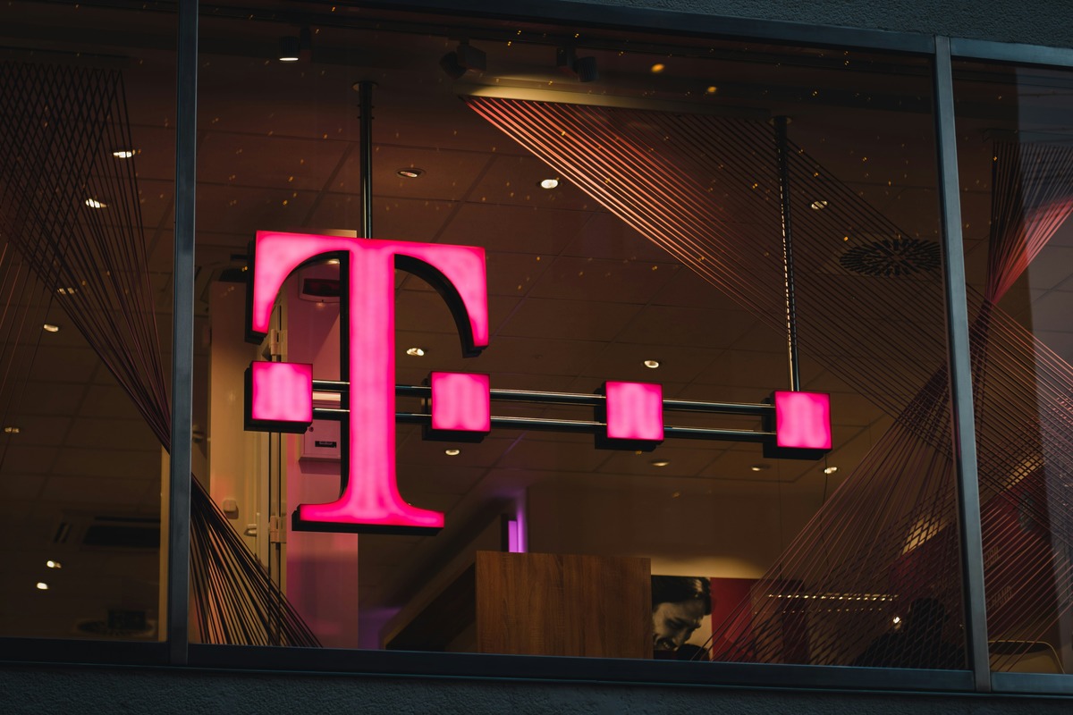 T-Mobile countersues Verizon over 'Better Deal' ads