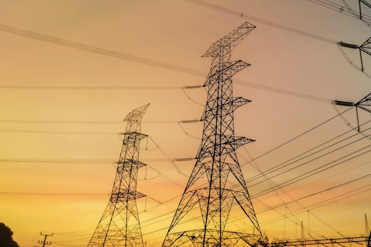 Tampa Power Bills Stuffed With Shareholder Cash, Report Says