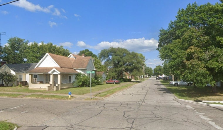 Teen Shot on Cottage Avenue in Columbus as Cops Detain Man at Scene