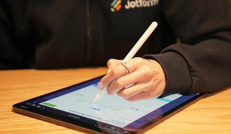 Texas Lawmakers Revisit Classroom Tech After TPPF Warning