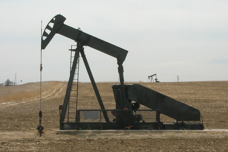 Texas Oil Patch Heats Up While Jitters Linger
