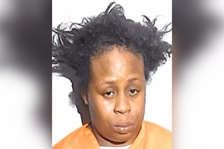 Toledo Mom Busted After Cops Say She Left 7 Kids in Car Outside Internet Cafe