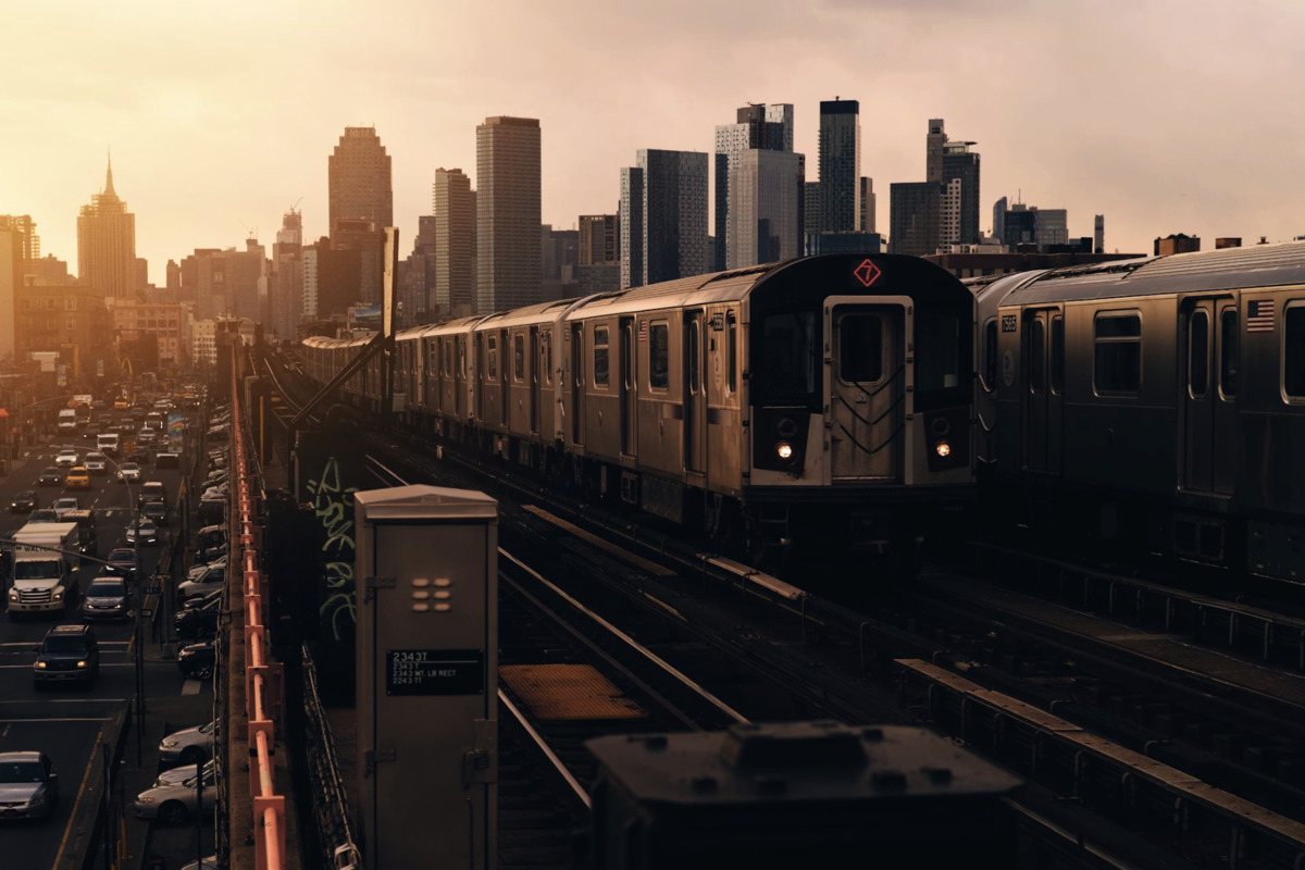 7 Train Suspended After Track Fire in Long Island City