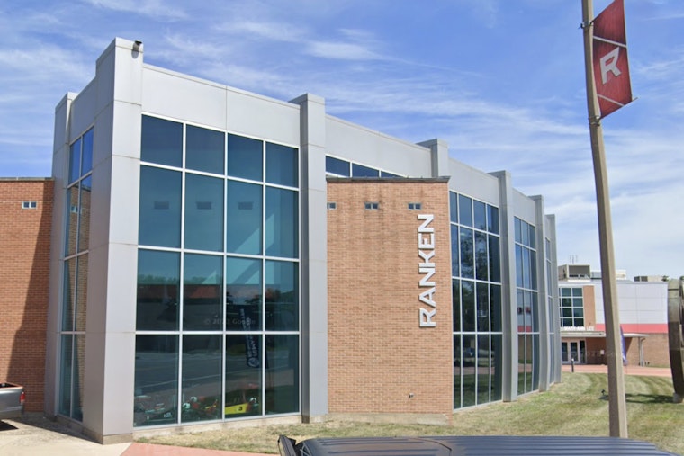 Truck Fixer U: Ranken Rolls Diesel Tech Class Into Edwardsville Schneider Shop