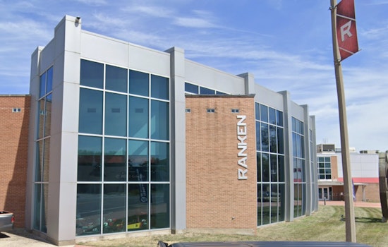 Truck Fixer U: Ranken Rolls Diesel Tech Class Into Edwardsville Schneider Shop
