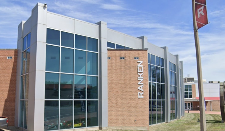 Truck Fixer U: Ranken Rolls Diesel Tech Class Into Edwardsville Schneider Shop