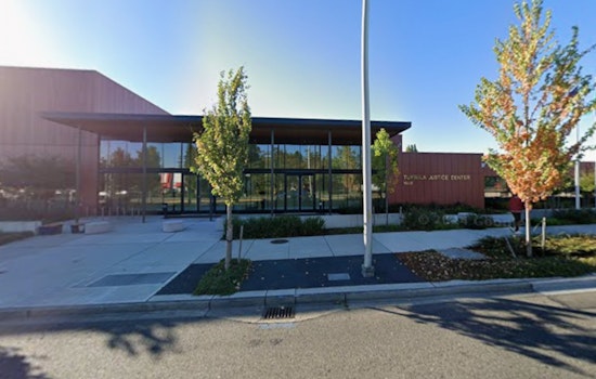 Tukwila Driver Killed After Late-Night Plunge Into Duwamish River