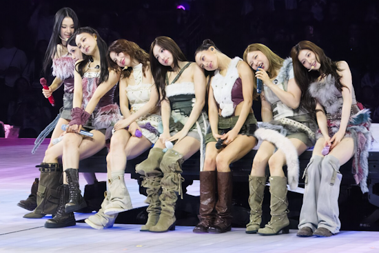Twice Mania Spins Into Orlando With 360-Degree Pop Blowout