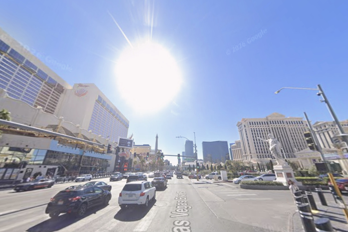 https://img.hoodline.com/2026/3/vegas-cranks-into-summer-mode-as-march-heat-and-river-winds-roll-in-1.webp