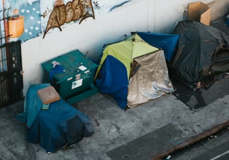Venice Encampment Returns at Rose & Hampton After Inside Safe