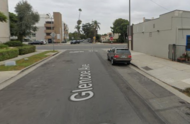 Venice Structure Fire on S Glencoe — LAFD Responds
