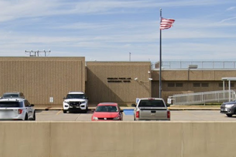 Veteran Vermilion Jail Guard Booted After Sex Rap With Inmate