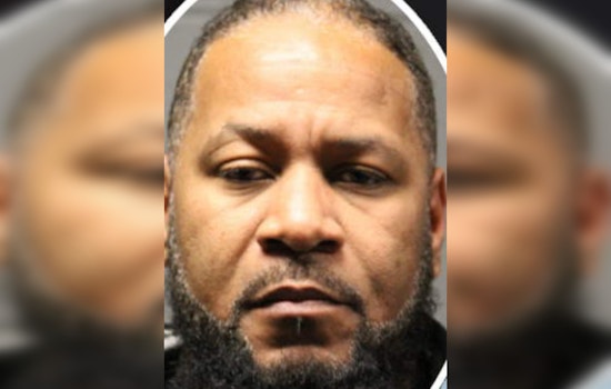 Westinghouse Hallway Gun Grapple Puts Chicago Cop On The Brink