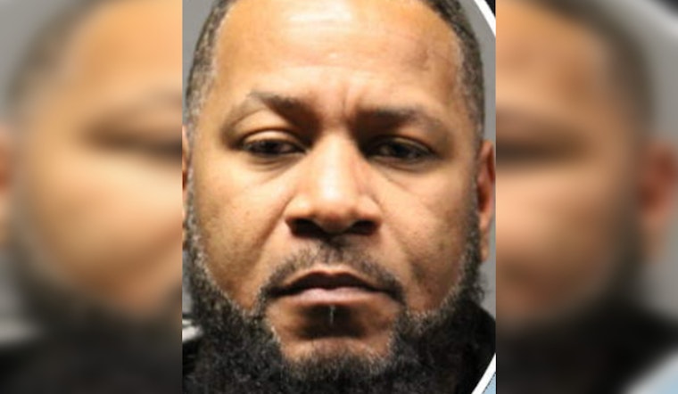 Westinghouse Hallway Gun Grapple Puts Chicago Cop On The Brink