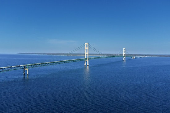 Whiteout Chaos: Mackinac Bridge Shutdown Chokes Off I-75 Link