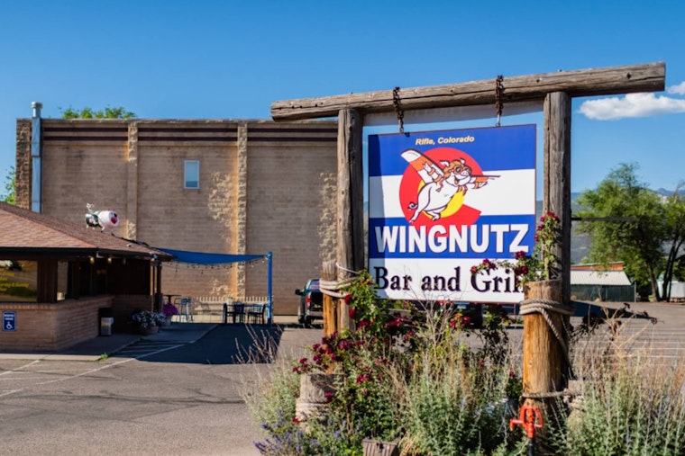 Wingnutz Expands To Lakeland, Florida With Franchising Plans