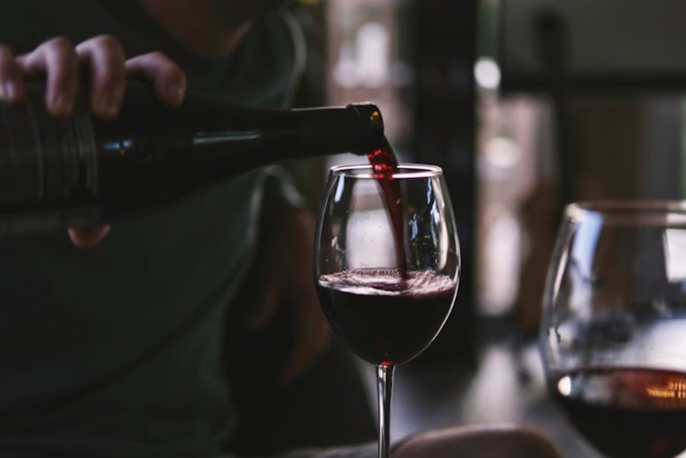 Women-Owned Winery Brings Bagels, Bottomless Mimosas and a Big Mission to Midtown