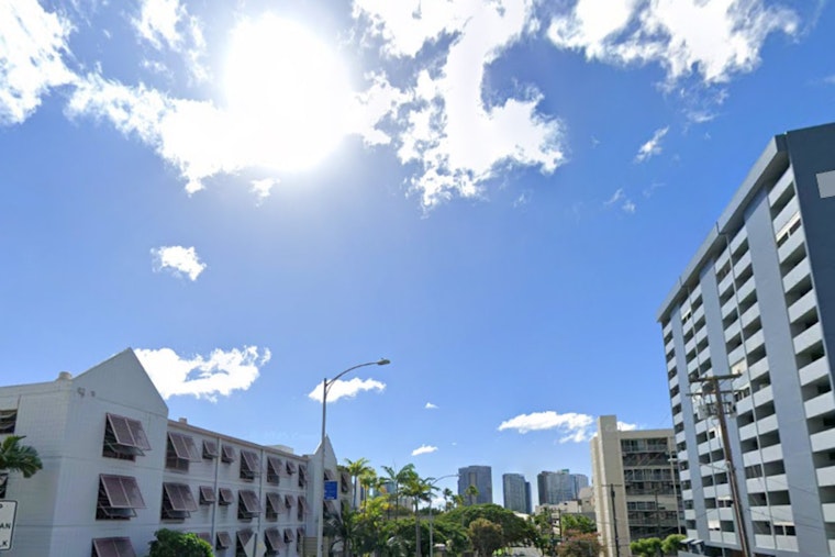 Honolulu Winds Whip In, Midweek Soaker Looms