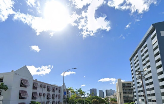 Honolulu Winds Whip In, Midweek Soaker Looms