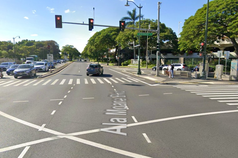 Ala Moana ‘Sprint’ Crosswalk Has Kūpuna Dodging Cars, Neighbors Say