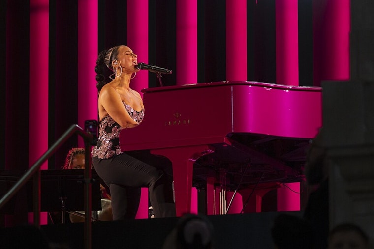 Alicia Keys Drops 'Hell's Kitchen' Heat On San Francisco's Orpheum