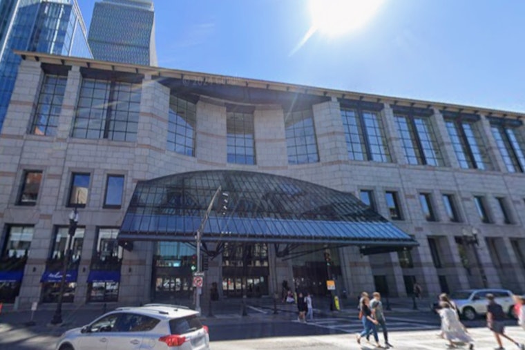 Anime Invasion, JoJo Hits, Hololive Idols and Cosplay Take Over Back Bay