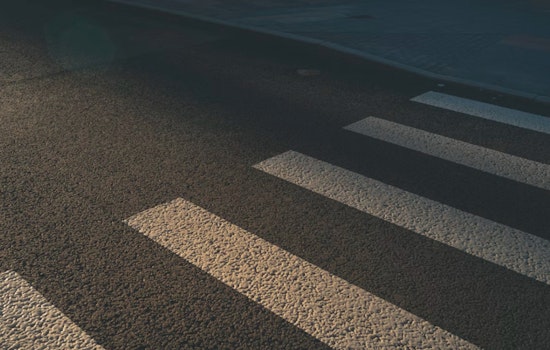 APS Worker Yanks Child From Edge Of Downtown Phoenix Traffic