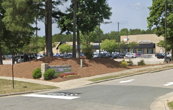 Asian Supermarket Heavyweight And Swing Bays Golf Bar Crash Triangle Retail Scene