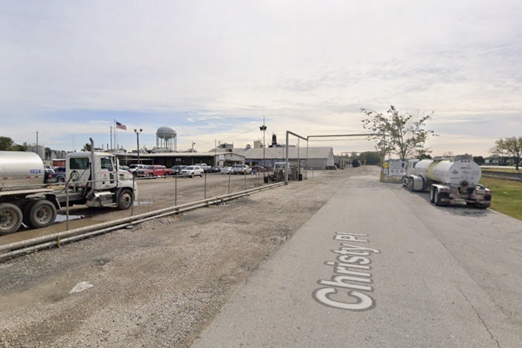 Asphalt Tank Fails In South Houston, Hazmat Probes Suspected Fatal Industrial Scare