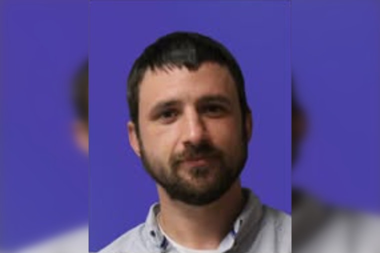 Austin Police Seek Douglas Stephen Wade In Burglary