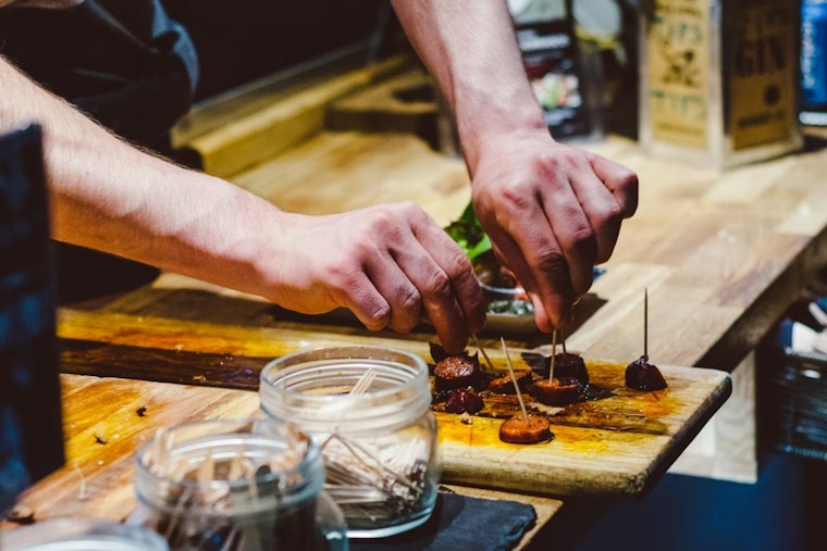 Bare Hands, Dirty Gear: Romulus Restaurants Written Up In Health Reports