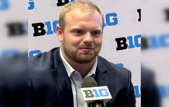 Bears Snag Hawkeyes Ironman Logan Jones To Plug Center Hole