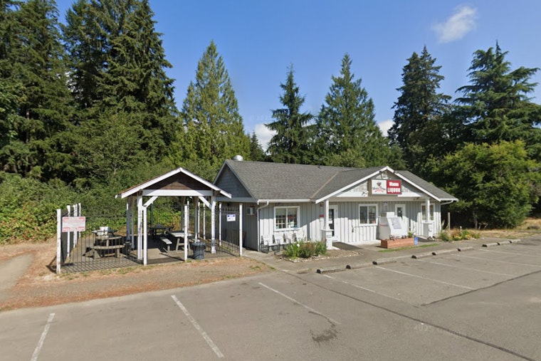 Beloved Wauna Burger Booted After Lease Fight, Locals Scramble For One Last Bite