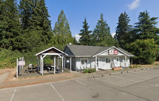 Beloved Wauna Burger Booted After Lease Fight, Locals Scramble For One Last Bite