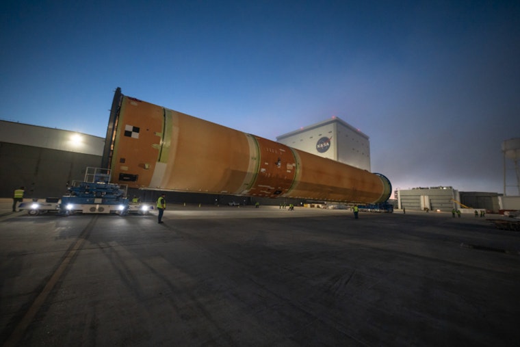 Big Easy Rocket Beast Rolls Out As Moonshot Core Heads To Florida