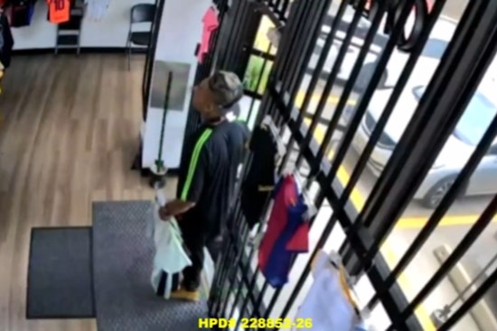 Bissonnet Stickup as Houston Cops Hunt Duo Amid String of Robberies