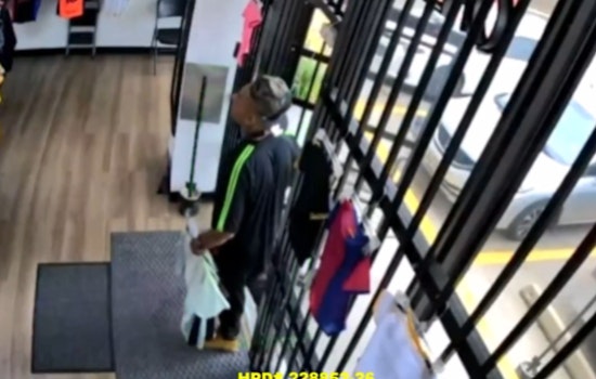 Bissonnet Stickup as Houston Cops Hunt Duo Amid String of Robberies