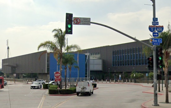 Border-Hopping College Kids Score VIP-Style Lanes At San Diego Crossings