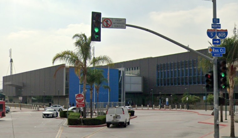 Border-Hopping College Kids Score VIP-Style Lanes At San Diego Crossings