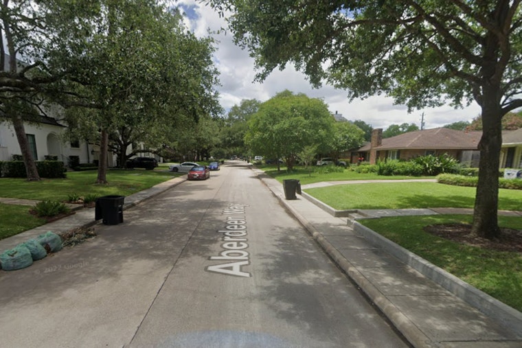 Braeswood Crooks Botch Ford Raptor Heist As Gunman Menaces Homes