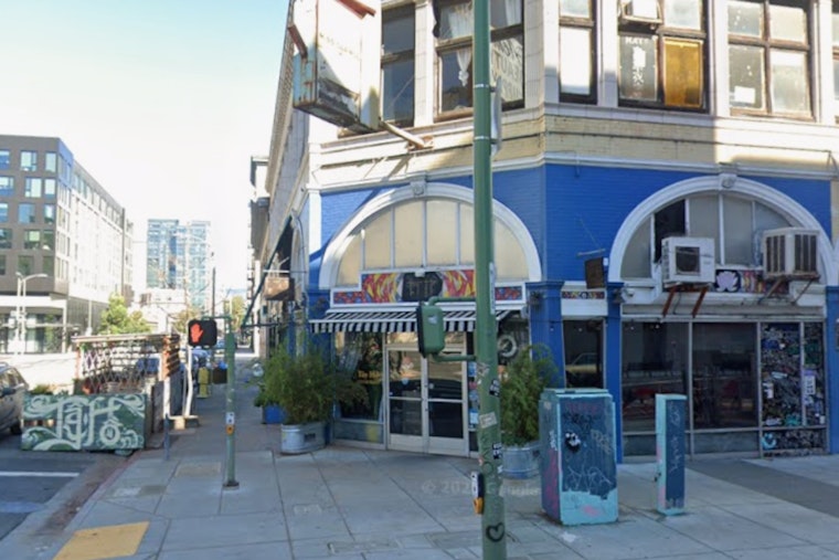 Brazen Driver Hammers Beloved Tay Ho In Heart Of Downtown Oakland