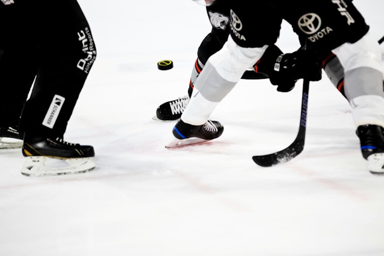 Broadway Barnburner: Sirens Sell Out First PWHL Night at The Garden